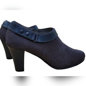 Aerosoles Booties Grey Suede Uppers Collars 3" Heels Coordinate Inside Zip 8 1/2